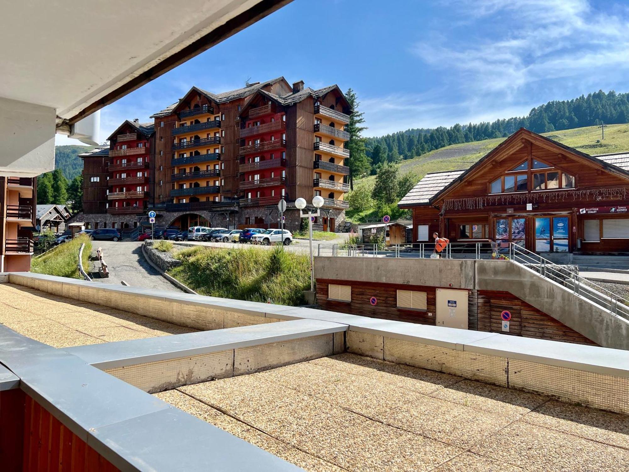 Risoulski Antares - Piscine Et Sauna Bagian luar foto